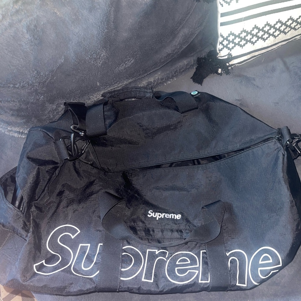 Supreme FW 18 duffle bag.